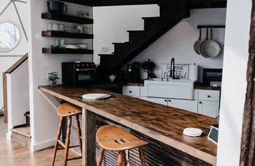 Smithville Cabin | Highland Views at Five Meadows Farms