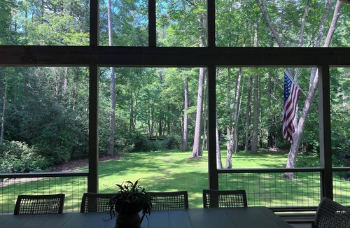 Highlands House | Highlands Cabin on Big Creek in Horse Cove.
