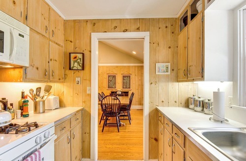 Mirror Lake Cottage | Highlands Vacation Rental in Mirror Lake