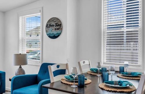 Wall House | Highly Rated Beach House Blocks to Beach & Main St 6 Badges, Patio, Grill