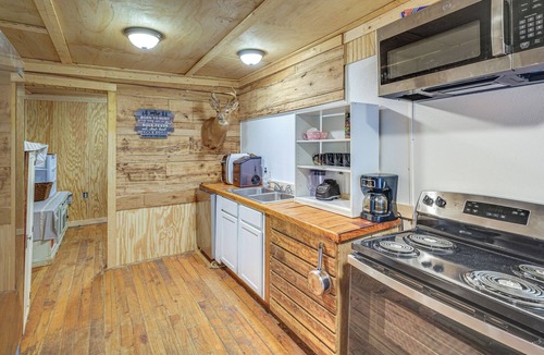 Sontag Cabin | Hike & Fish! 5-Unit Wesson Escape w/Private Beach