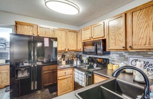 Ozone House | Hike, Fish & Golf: Condo 5 Mi to Ozone Falls!