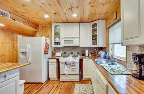 Pikeville House | Hike & Unwind - Quiet Wooded Getaway in Pikeville