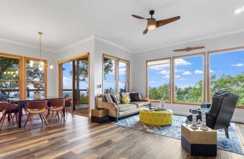 Mountain Air House | Hiking On-Site: Mtn-View Burnsville Condo!
