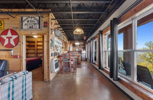 Bryant House | Hill's HideAway with a hot tub & great views!