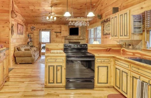 Cashes Valley Cabin | Hillside Haven Stays