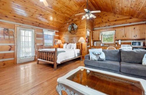 Fancy Gap House | Hillside Hideout Log Cabin For 2! Cabin 10