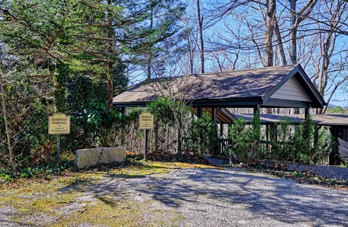 Highlands Hills House | Hillside Terrace - Mountain Getaway Close to town Highlands NC