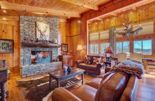 Mirror Lake House | Hilltop Hideaway