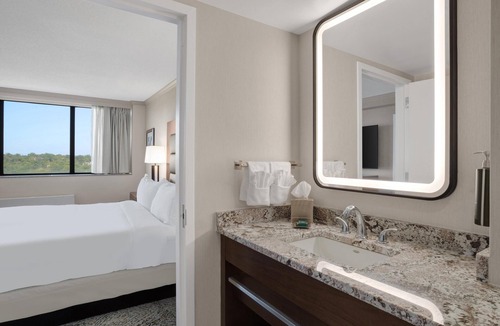 Crystal City Hotel | Hilton Arlington National Landing