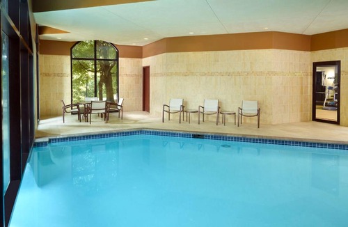 Peachtree Corners Hotel | Hilton Atlanta Northeast