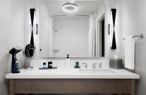 Boca Raton Hotel | Hilton Boca Raton Suites