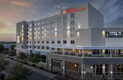 Charlotte Hotel | Hilton Garden Inn Charlotte Waverly