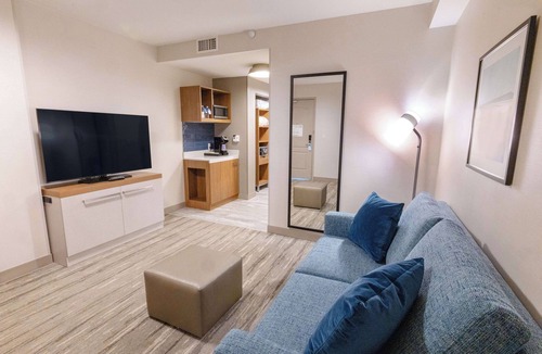 Lakewood Hotel | Hilton Garden Inn Lakewood