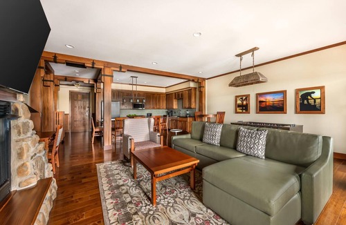 Ridgedale Hotel | Hilton Grand Vacations Club Long Creek Ridgedale