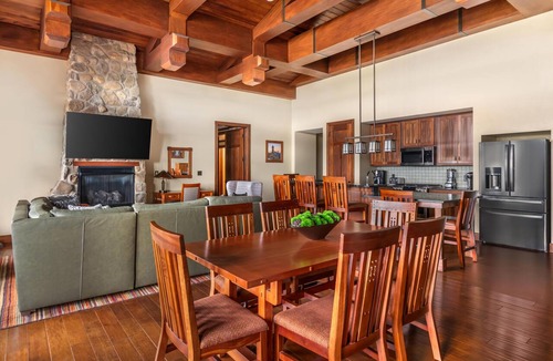 Ridgedale Hotel | Hilton Grand Vacations Club Long Creek Ridgedale