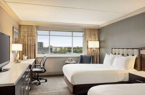 Wynnefield Heights Hotel | Hilton Philadelphia City Avenue