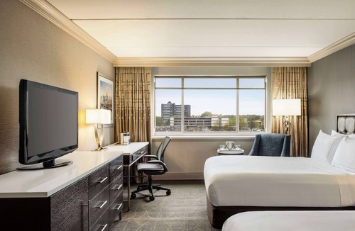 Wynnefield Heights Hotel | Hilton Philadelphia City Avenue