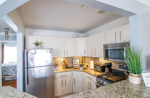 Brownsville Apartment | Hip, fresh Cozy 2 bedroom apartment in East Brooklyn