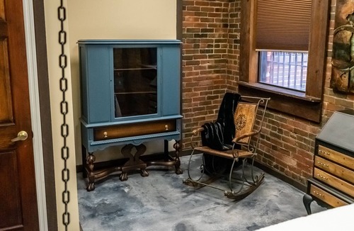 Dade City Cabin | Historic 1890's Remodeled Jail in Charming Dade City, Florida