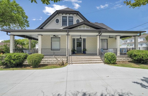 Columbia House | Historic, Beautifully Renovated Home