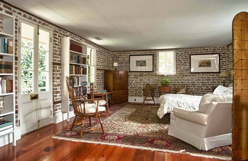South of Broad Bed & Breakfast | Historic Carriage House East Battery with off street parking!