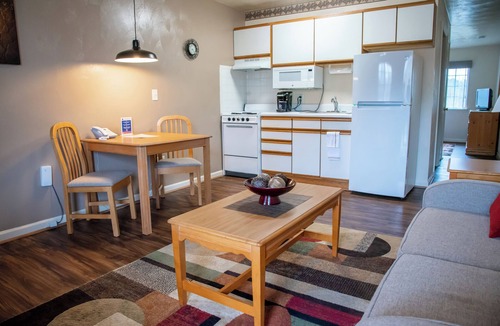 Salem Apartment | Historic Charm, Modern Comforts.