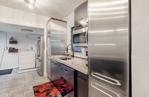 Poinciana Park House | Historic charmer with mini golf course, sauna & ping-pong