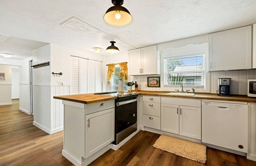 Cedar Key House | Historic cottage in quiet neighborhood