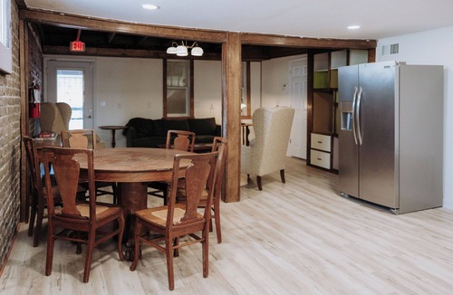 Woodbury Apartment | Historic Courthouse View Loft - Walk to Coffee, Dining & Antiques