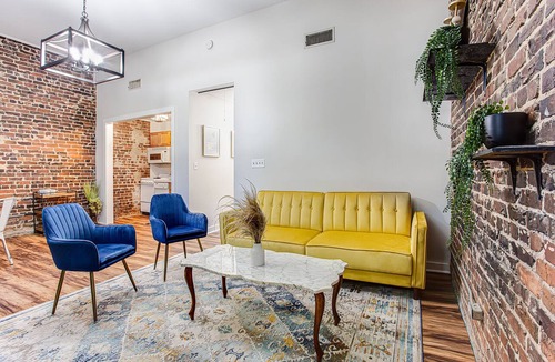 Athens Cottage | Historic, Downtown, 2BD, Wi-Fi, Streaming, Coffee - Holiday Home