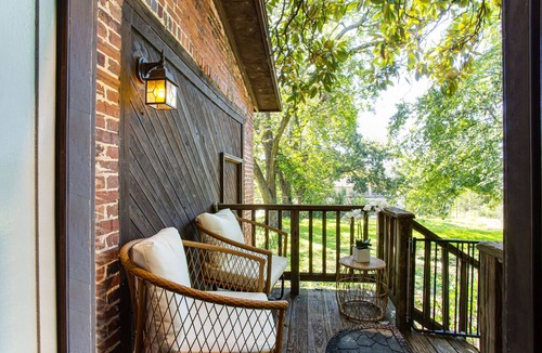 Athens Cottage | Historic, Downtown, 2BD, Wi-Fi, Streaming, Coffee - Holiday Home