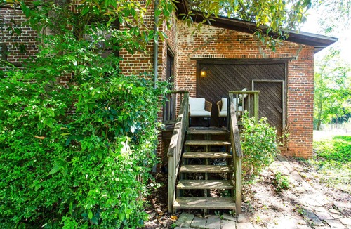 Athens Cottage | Historic, Downtown, 2BD, Wi-Fi, Streaming, Coffee - Holiday Home