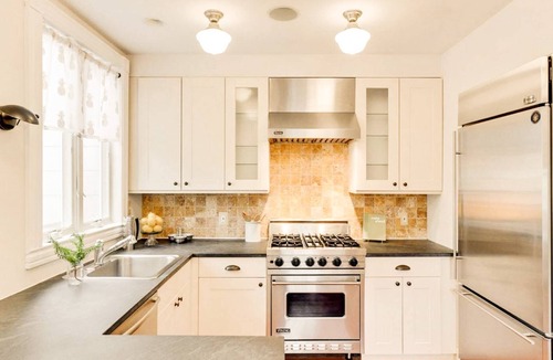 Historic District House | Historic Downtown Annapolis Union House with Private Patio & Free Off-Site Parking
