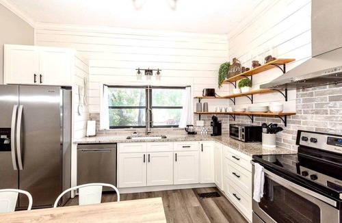 Knoxville Apartment | Historic Haven at 4th and Gill