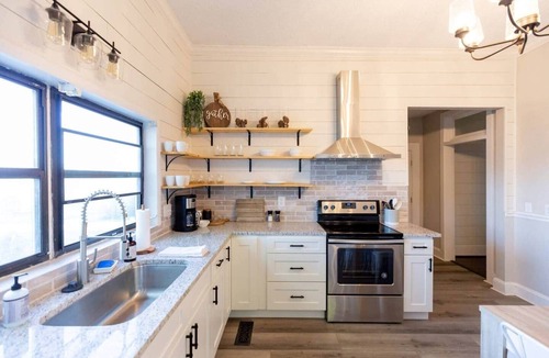 Knoxville Apartment | Historic Haven at 4th and Gill