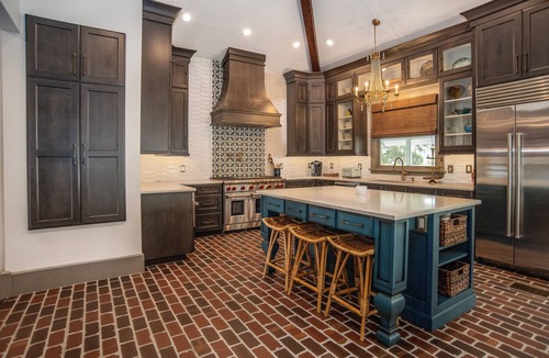 Lakeland House | Historic Hollingsworth House in Dwntwn Lkld. Lake Front, Pool, Mini Golf!