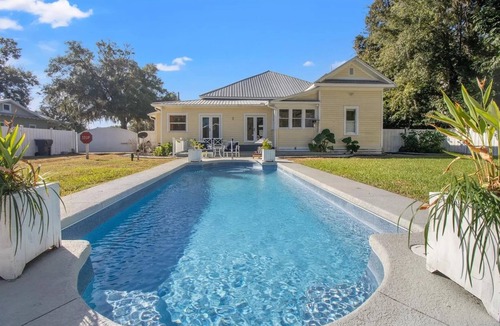 Bushnell House | Historic home away from home
