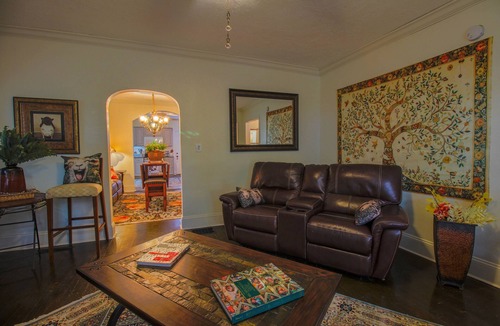 Pulaski House | Historic home located across from UT Southern and downtown Pulaski.