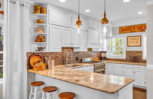 Old Town House | Historic Key West Gem: Private Tiki Bar, 4 En Suites, Walk to Duval & Beach