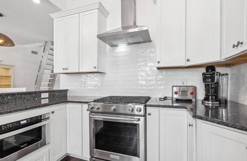 Laurel Park House | Historic Laurel Park Cottage