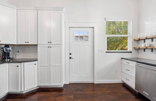 Laurel Park House | Historic Laurel Park Cottage