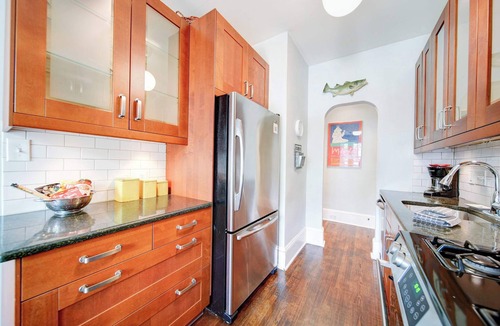 Cherry Condo | Historic Myers Park 2BR Condo with Free Parking Near Uptown