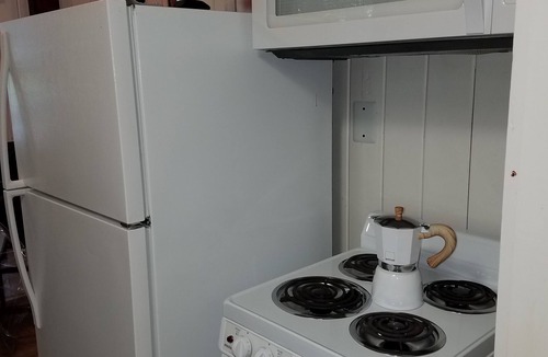 Avondale Apartment | Historic One Bedroom Apt, in the Heart of Avondale/Riverside