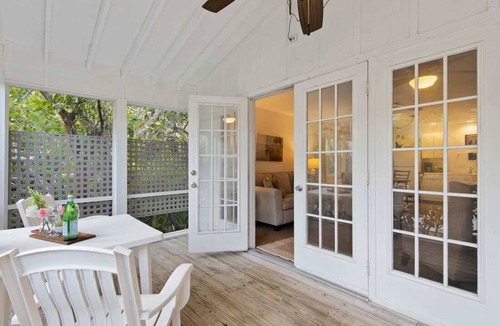 Captiva Cottage | Historic PO Cottage Garden Suite Steps to Beach - Casual Lux Décor - Jensen's "On the Gulf" 6