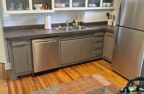 North Trail House | Historic Stylish Gem. Walk to Water & Downtown! 7 mins to Beach.