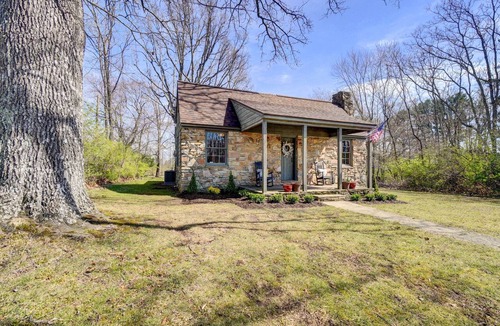 Crossville Cottage | Historic Tennessee Vacation Rental on Homestead