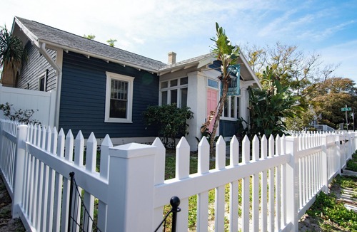 Historic Uptown House | Historic Uptown Vibes - Classy 2/1 Detached Home