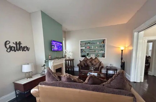 Olde Town Augusta Apartment | Historic Victorian Style Apt.