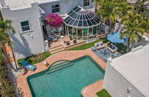 Grandview Heights House | Historical Residence | Heated Pool | Beach Proximity | Indigo Key | RESlDENCES